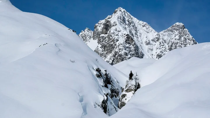 Montañas nevadas de Arlberg