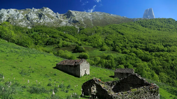 Entremosquines y Naranjo de Bulnes, Picos de Europa