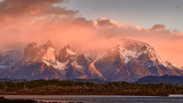 Cuernos del Paine desde el lago Pehoé